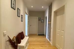 Charmante 3-Zimmer-Wohnung mit EBK & Veranda in Stuttgart-Untertürkheim