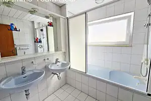 "Helle 4-Zimmer-Eigentumswohnung mit Süd-West-Balkon & Garage - ideal für Familien oder als – Reutlingen (Kreis) – Vorschaubild 9