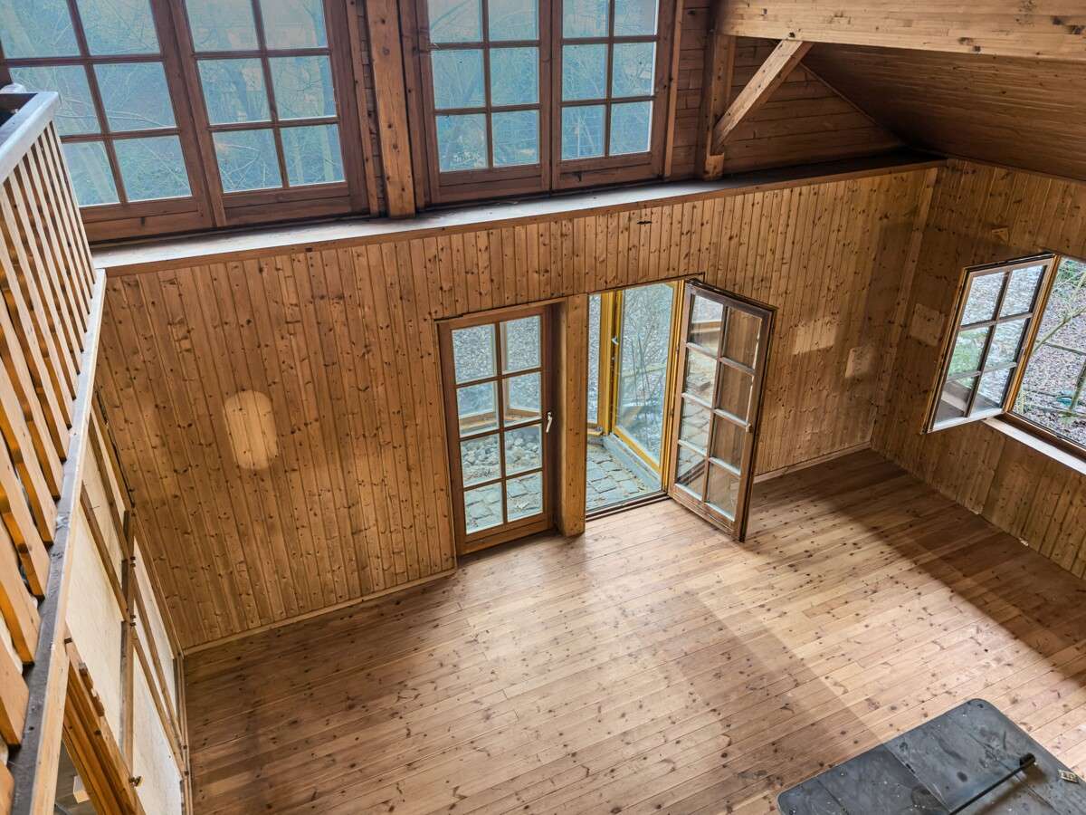 Immobilie in Sievershütten - Architekten-Fachwerk-Blockhaus mit offener Galerie - absolutes Unikat - direkte Feldrandlage mit wun - Bild 0