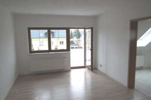 Tolle 2 Zimmerwohnung mit Balkon und Stellplatz zu verkaufen !! – Limbacher Straße 32, 9247 Röhrsdorf, Chemnitz – Vorschaubild 4