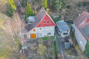 +++ Idyllische Lage am Bach! - Sanierungsbedürftiges Bauernhaus in Cossebaude +++