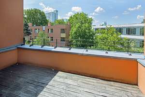 Bezugsfreies Townhouse in Westend über 4 Etagen mit Dachterrasse, Garten und Tiefgaragenstellplatz – Tharauer Allee 20, 14055 Westend, Berlin – Vorschaubild 9
