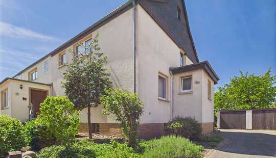 Bild von Charmantes Zuhause mit Gartenidylle - gepflegtes Reihenendhaus für die kleine Familie