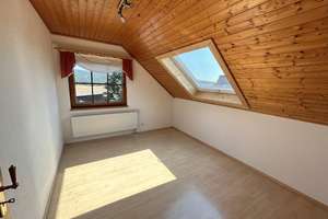 Lichtdurchflutetes 6-Zimmer-Haus mit Kamin, Balkon & Terrasse, Garten mit Pool und zwei Garagen – Die vollständige Adresse der Immobilie erhältst du vom Anbieter., 7318 Saalfeld/Saale – Vorschaubild 11