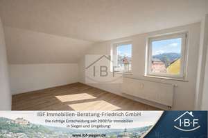 Zentral gelegene, geräumige Wohnung mit Balkon in Siegen