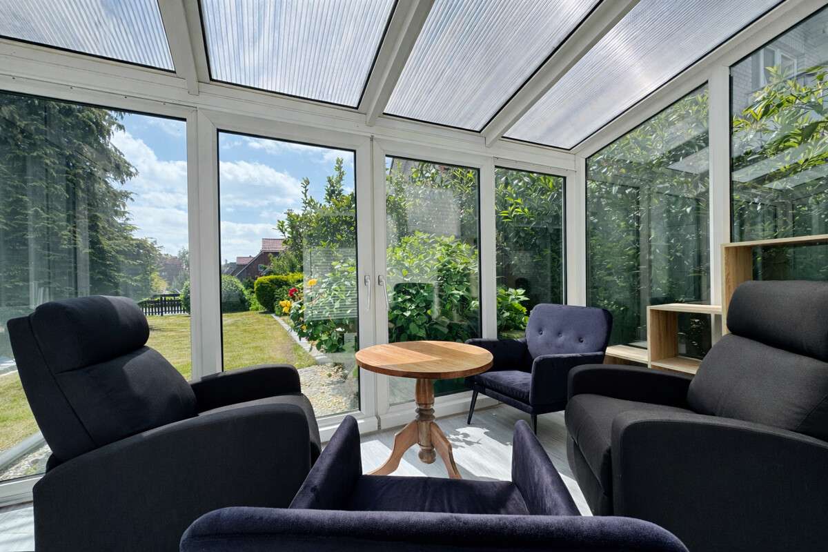 Immobilie in Seehof - Ihr persönliches Paradies - 
Bungalow mit Gästehaus auf großem Grundstück und exklusiver Küche - Bild 0