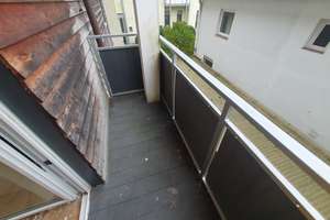 Renovierte 3-Zimmer-Altbau-Wohnung mit Dusche, Badewanne und Balkon im 1. OG – Ruhrstraße 26-28, 27570 Geestemünde, Bremerhaven – Vorschaubild 8