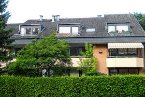 Ruhige 3-Zimmer-Terrassenwohnung mit Tiefgaragenstellplatz in Wandsbek
