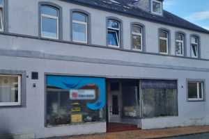 ! Neuer Preis ! Sanierungsprojekt in Bestlage im Herzen von Bredstedt! 6 Wohneinheiten + 2 Läden! – Nordfriesland (Kreis) – Vorschaubild 1