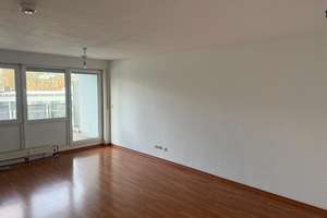 lichtdurchflutete 3-Raum-Wohnung mit Balkon - WE 27 – Nicolaistr. 35, 8209 Auerbach/Vogtland – Vorschaubild 6