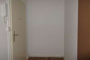 Single-Apartment mit Balkon und Wannenbad - nur für EINE Person! – Kastanienallee 100, 12627 Hellersdorf, Berlin – Vorschaubild 5