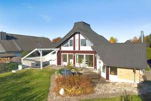 Architektenhaus – helles Wohnen in idyllischer Feldrandlage – Die vollständige Adresse der Immobilie erhältst du vom Anbieter., 25474 Ellerbek – Vorschaubild 13
