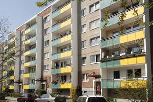 Wohnung an ruhiger Seitenstraße gesucht ? – Ringenwalder Straße 43, 12679 Marzahn, Berlin – Vorschaubild 1