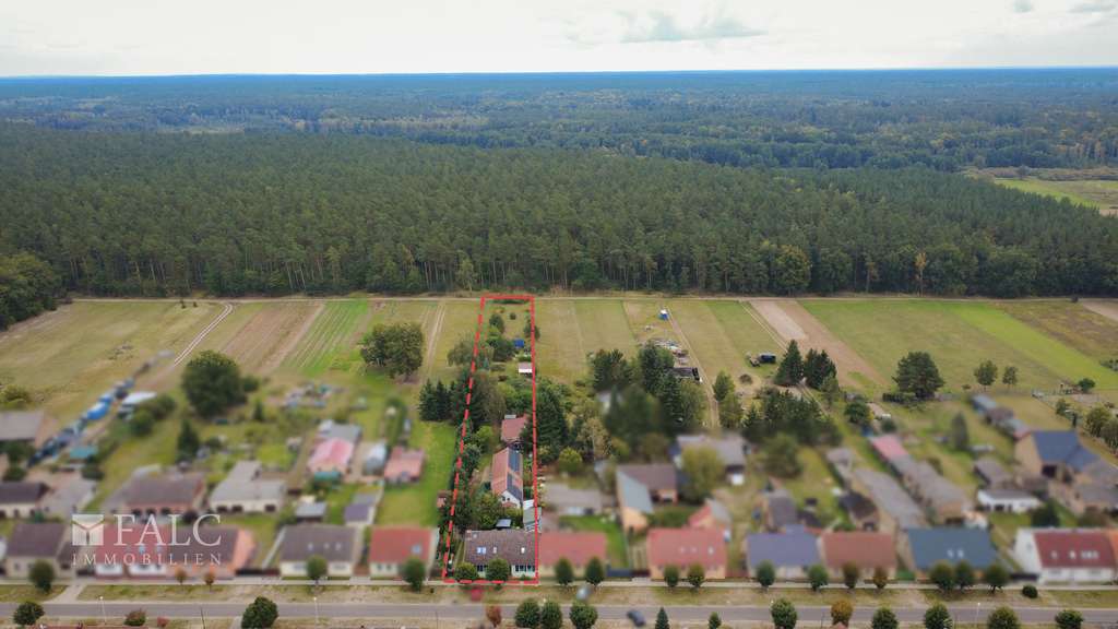 Immobilie in Zehdenick - Schorfheide b. Berlin: 2 Wohnhäuser, 21 kWp PV, 4.050 m² Grundstück - Bild 1