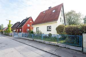 Charmantes Siedlungshaus mit Potenzial in Top-Lage mit großem Grundstück – Die vollständige Adresse der Immobilie erhältst du vom Anbieter., 81829 Trudering-Riem (Ortsteil), München – Vorschaubild 10