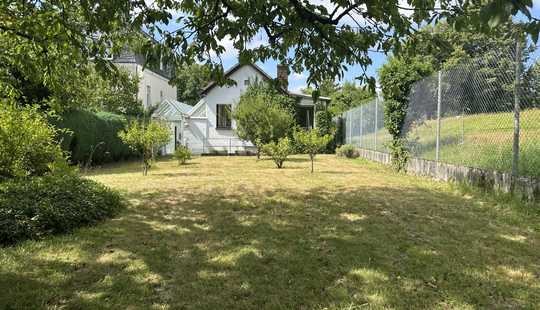 Bild von Großes Stadtgrundstück mit kleinem Haus zur Modifikation