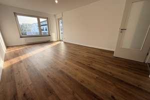 BOCKENHEIM/LEIPZIGER STR.: ERSTBEZUG n. SANIERUNG: 3-ZW im 4.OG m. West-Balkon, Einbauküche, TL-Bad – Die vollständige Adresse der Immobilie erhältst du vom Anbieter., 60487 Bockenheim, Frankfurt am Main – Vorschaubild 2