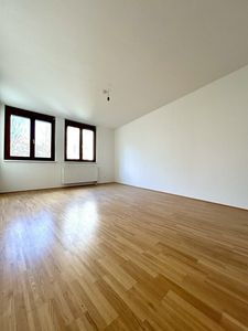 Sanierte 3-Zimmer-Altbauwohnung mit Aufzug in der Regensburger Altstadt