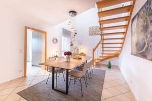 Stilvoll und exklusiv Wohnen an der Terrassenmosel- Doppelhaushälfte mit Panoramablick! – Die vollständige Adresse der Immobilie erhältst du vom Anbieter., 56332 Brodenbach – Vorschaubild 1