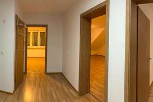 Wohnen mit modernen Charakter: 3-Zimmer-Wohnung + Parkplatz in Mannheim-Schönau – Danziger Baumgang 10, 68307 Schönau, Mannheim – Vorschaubild 2