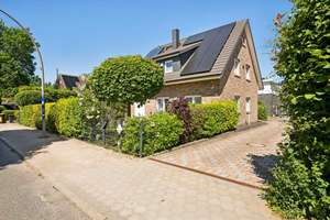 Modernes Einfamilienhaus in Hamburg-Sasel – Kamin, Garten & Top-Energieeffizienz