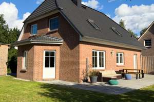 Gepflegtes Einfamilienhaus in Bützow, modernisiert & naturnah - provisionsfrei – Die vollständige Adresse der Immobilie erhältst du vom Anbieter., 18246 Bützow – Vorschaubild 2