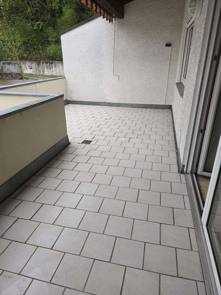 Immobilie in Lappersdorf - großzügige Maisonette-Wohnung mit großem Südbalkon, Garage und Carport - Bild 1