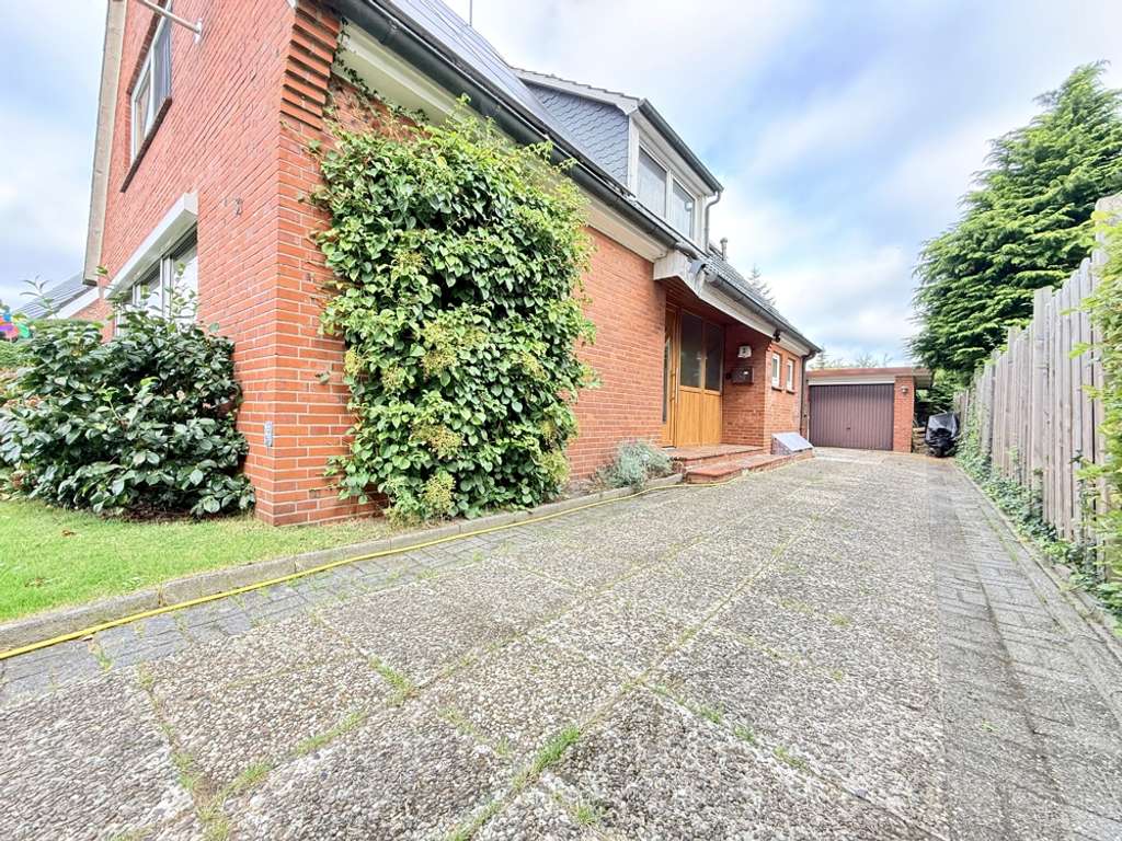 Immobilie in Weener - * PV- Anlage * Hohlraumisolierung * Dachisolierung * Sackgassenlage * Garage * Großes Grundstück * - Bild 4