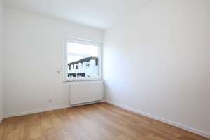 Einziehen und wohlfühlen: Frisch renoviertes Reihenendhaus mit Wintergarten in ruhiger Wohnlage – Holunderweg 7, 53340 Meckenheim – Vorschaubild 15