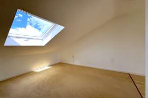 Sonnige und freundliche DG-Wohnung mit Dachterrasse – Die vollständige Adresse der Immobilie erhältst du vom Anbieter., 81739 Waldperlach, München – Vorschaubild 10