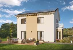 Sonniges Haus mit Balkon