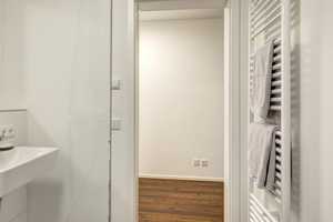 Stilvoll möbliertes, geräumiges 1-Zimmer-Apartment mit EBK und Balkon in Schwabing, München – Leopoldstr. 204, 80804 München – Vorschaubild 10