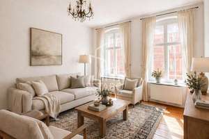 Charmante und helle 2-Zimmer Wohnung im sanierten Altbau mit großzügiger Wohnküche und Balkon