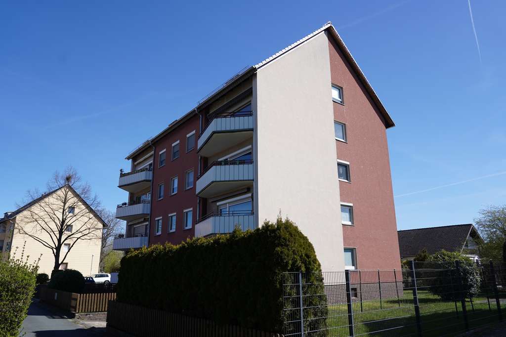 Immobilie in Lehrte - * 3-Zimmer-Eigentumswohnung mit Balkon * - in guter Wohnlage am Ortsrand von Hämelerwald - Bild 1