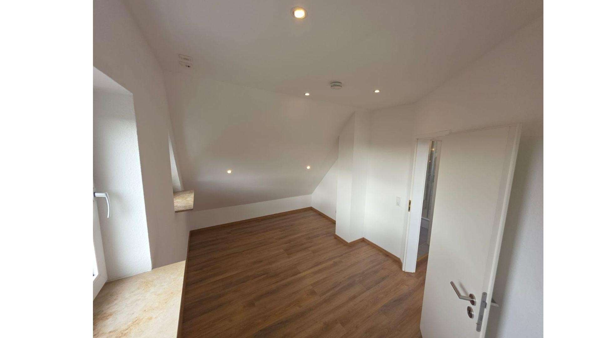 Immobilie in Offenbach an der Queich - Wohngefühl 95m²: Sanierte Maisonette | EBK | 2 Stellplätze | 125kWh | 950€ Mietwert! - Bild 3