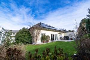 High-End Luxusvilla in Köln-Eil