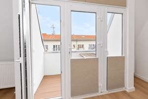 3-4 Zimmer Dachgeschosswohnung mit Balkon und Fahrstuhl – 10587 Charlottenburg, Berlin – Vorschaubild 7