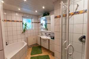 Geräumiges, geschmackvolles 6-Zimmer-Mehrfamilienhaus in VOLKACH Volkach – Bocksbeutelstr. 30, 97332 Kitzingen (Kreis) – Vorschaubild 8