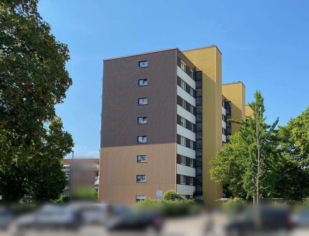 Gut vermietet -  Kapitalanlage: 4 Zimmer Wohnungen mit Balkon und 2 Stellplätzen