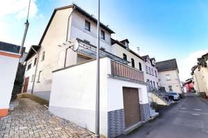 Einfamilienhaus in Zell Kaimt mit großer Terrasse und Garage - Viel Platz für die Familie – Die vollständige Adresse der Immobilie erhältst du vom Anbieter., 56856 Zell (Mosel) – Vorschaubild 1