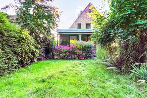 Freistehendes Ziegelhaus am Grafental – großes Grundstück, Kamin mit Gestaltungspotenzial – 40235 Flingern Nord, Düsseldorf – Vorschaubild 2