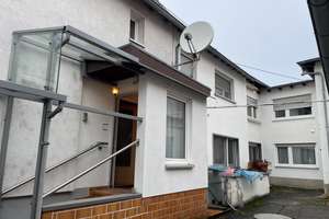 RENOVIERUNGSBEDÜRFTIGES & GROßZÜGIGES MEHRGENERATIONENHAUS MIT VIEL POTENZIAL – Die vollständige Adresse der Immobilie erhältst du vom Anbieter., 65193 Sindlingen, Frankfurt am Main – Vorschaubild 1