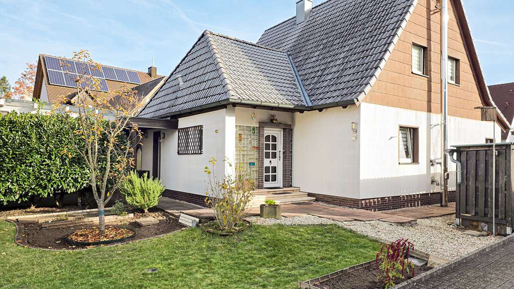 Immobilie in Wendelstein - Charmantes und gepflegtes Einfamilienhaus- Wohnglück in Wendelstein mit Grundstück und Garage. - Bild 1