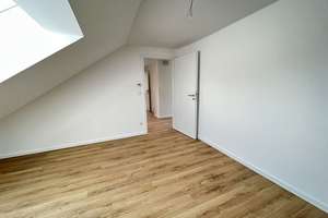 Sebaldussiedlung, Nähe Uni + City! Toll sanierte 2,5-Zi.-DG-Whg. + Garage! – Die vollständige Adresse der Immobilie erhältst du vom Anbieter., 91058 Sebaldus, Erlangen – Vorschaubild 13