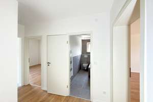 Erstbezug nach Sanierung: Helle 3,5-Zimmer-Wohnung mit Weitblick in zentraler Erlanger Lage – Gerhart-Hauptmann-Straße 19, 91058 Schönfeld, Erlangen – Vorschaubild 3