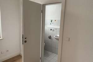 Helle 4-Zimmer-Wohnung im 1. OG in Krefeld-Kempener Feld/Baackeshof – Obergplatz 2, 47804 Kempener Feld/Baackeshof, Krefeld – Vorschaubild 4