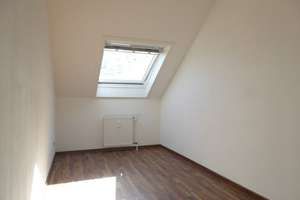 Helle 3-Zimmer-Mietwohnung in Wuppertal (nur mit Wohnberechtigungsschein) – Oldenburgstraße 7, 42389 Langerfeld-Beyenburg, Wuppertal – Vorschaubild 4