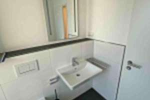 Großzügige 2-Zimmer-Wohnung mit Balkon - Erstbezug nach Renovierung – Mündelheimer Straße 21, 47259 Huckingen, Duisburg – Vorschaubild 2