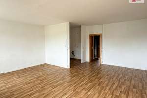 3-Raum-Wohnung mit Balkon im Barbara-Uthmann-Ring - Annaberg-Buchholz! – Barbara-Uthmann-Ring 83, 9456 Annaberg-Buchholz – Vorschaubild 3