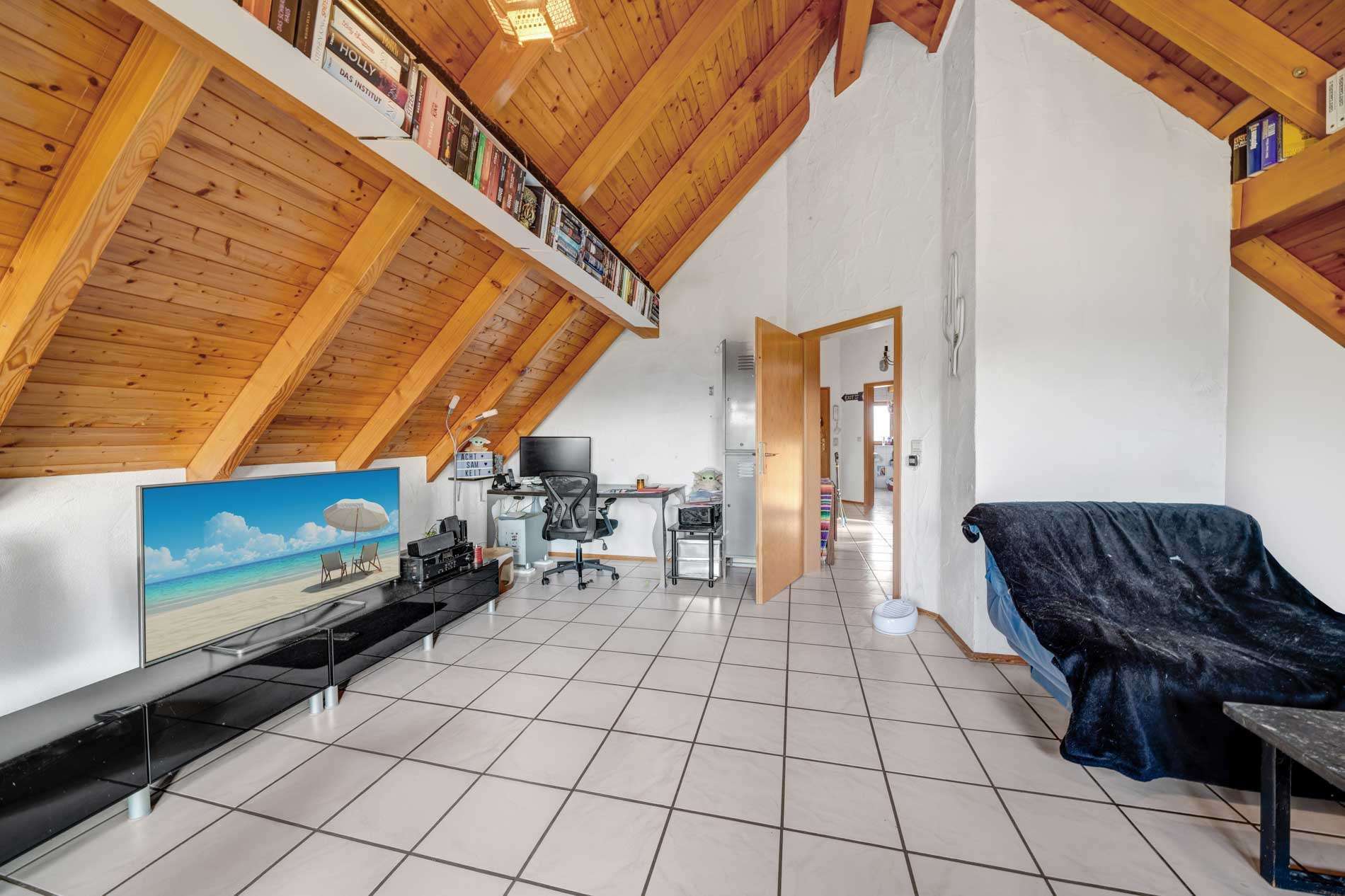 Immobilie in Salem - Attraktives 3-Familienhaus (Mehrgenerationenhaus) mit großer Hauptwohnung in ruhiger Lage von Beuren - Bild 1